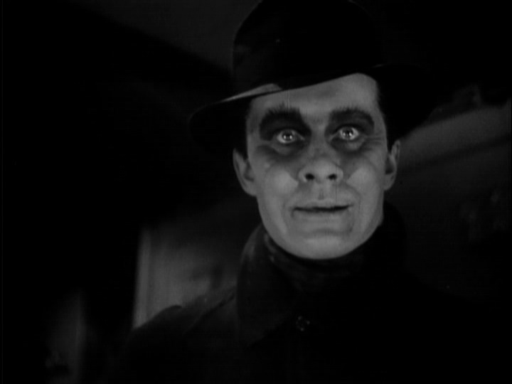 The Smiling Ghost - USA, 1941 - overview and reviews - MOVIES and MANIA