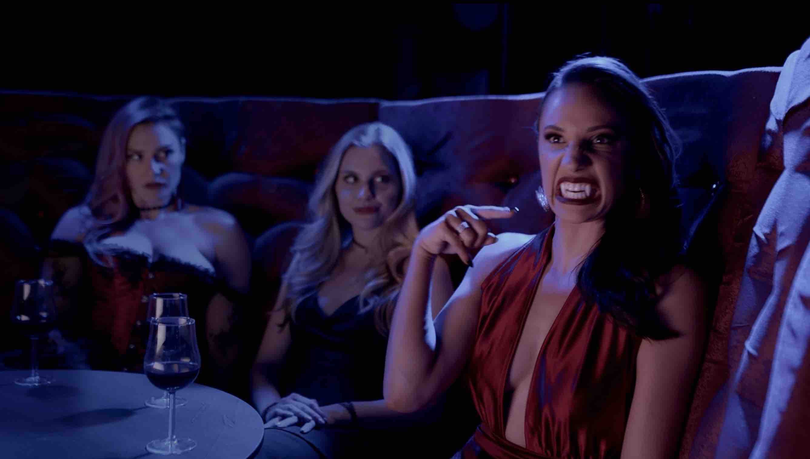 ALICE AND THE VAMPIRE QUEEN Reviews and now free on YouTube